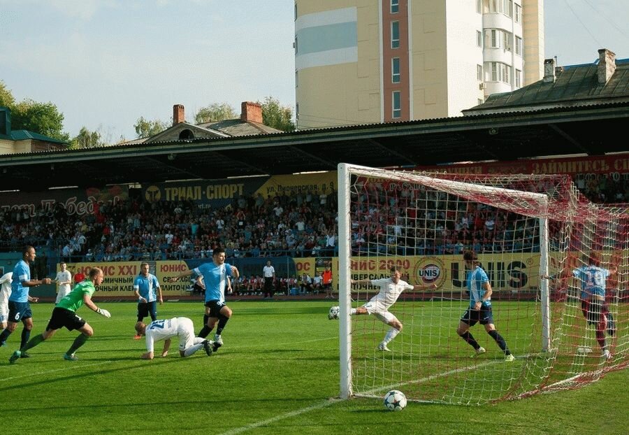649 Oleg Chernyshov otkryvaet schjot v matche